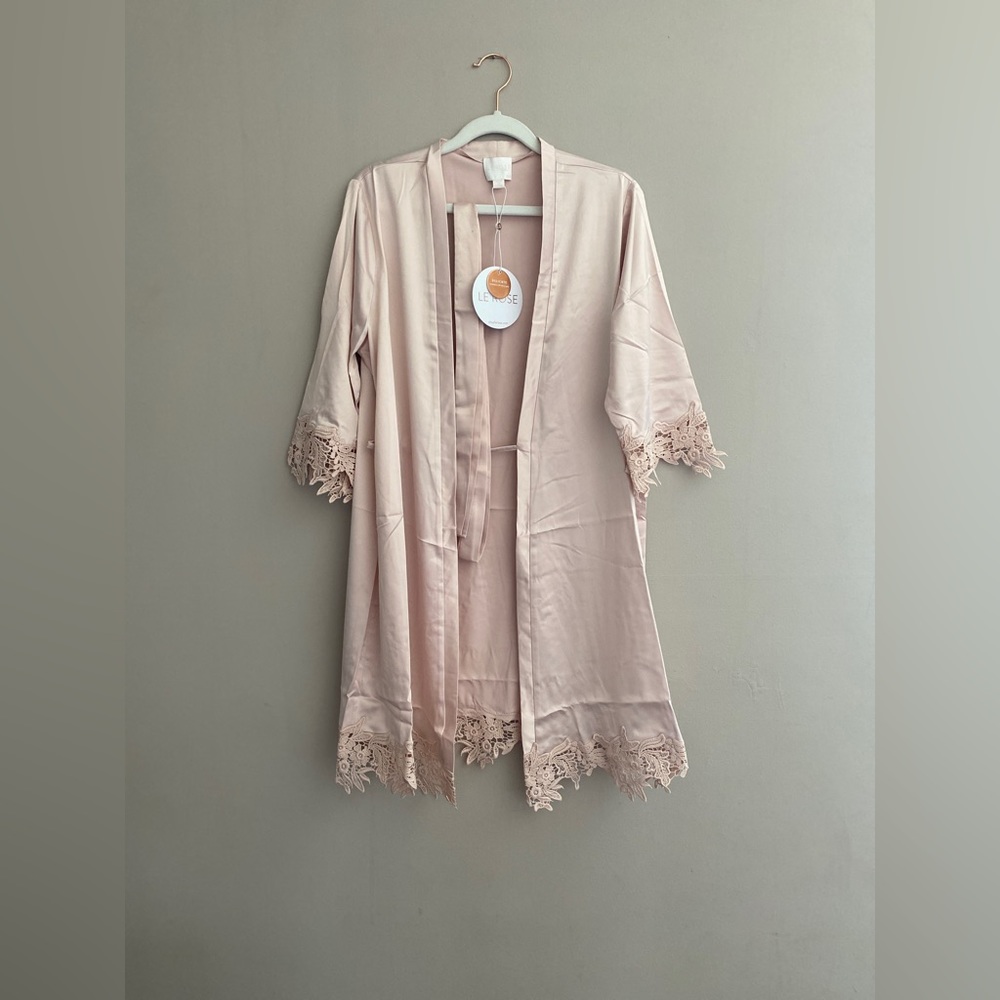 LE ROSE Lola lace trim robe size XS-S